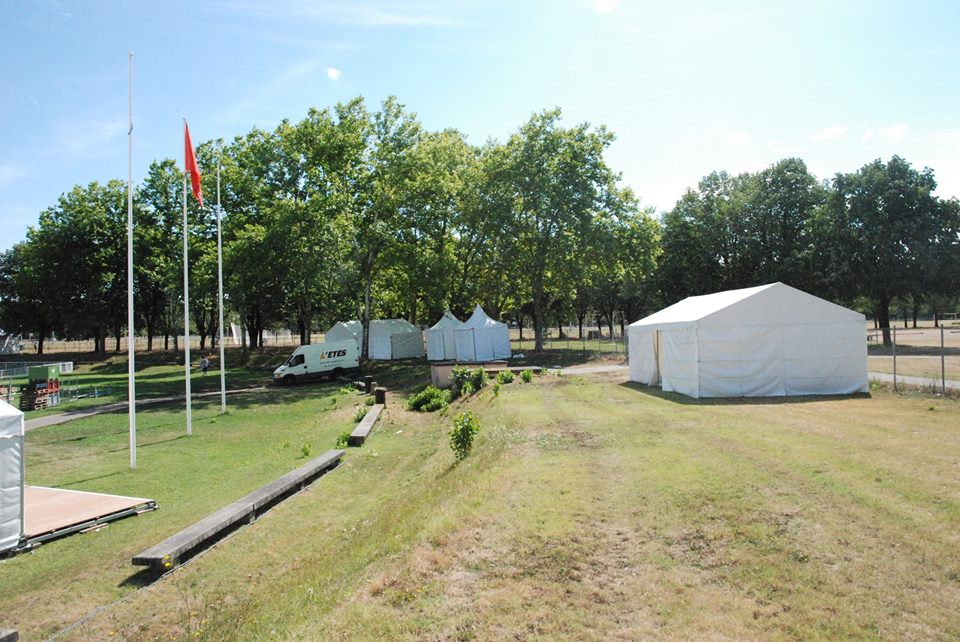 Location de chapiteaux, atelier maquillage, tipi